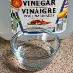 What-Happens-When-You-Soak-Your-Hands-in-Vinegar